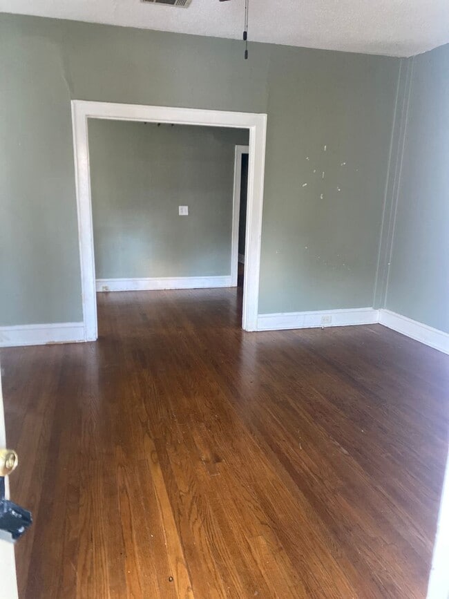 Building Photo - 153 Boulevard