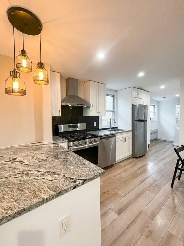 Building Photo - 810 27th St