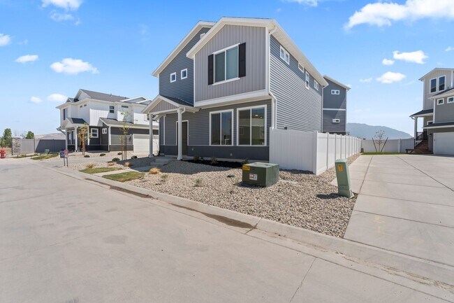 Building Photo - NEW Saratoga Springs Home