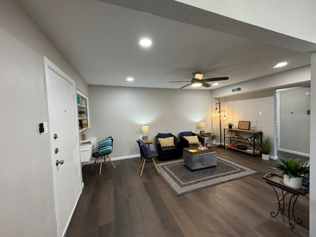 Building Photo - 4512 Amesbury Dr