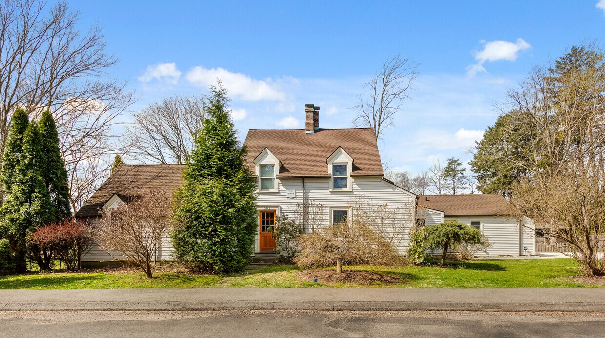 Primary Photo - 1 Evergreen Pkwy