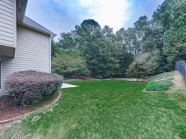Building Photo - 3032 Woodbridge Ln