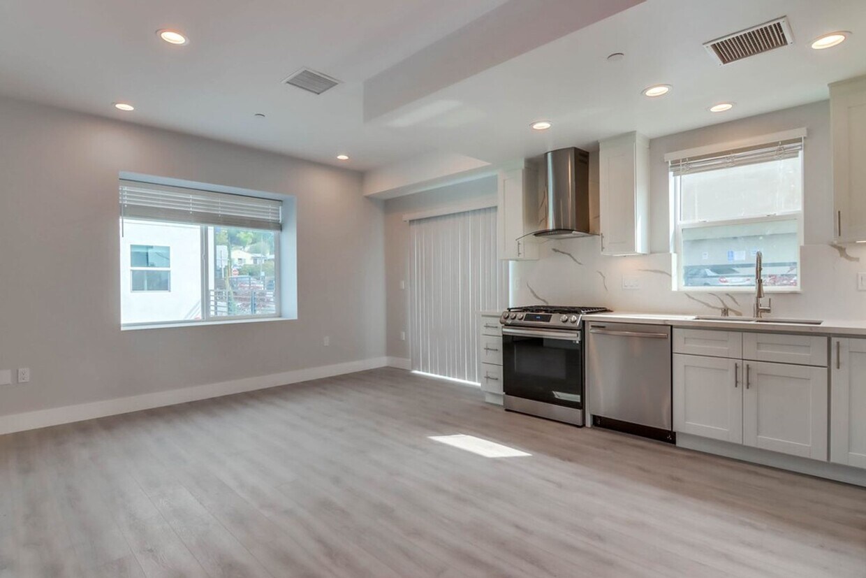 Primary Photo - REZKO - E Street