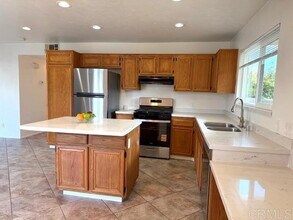 Building Photo - 635 Woodward St