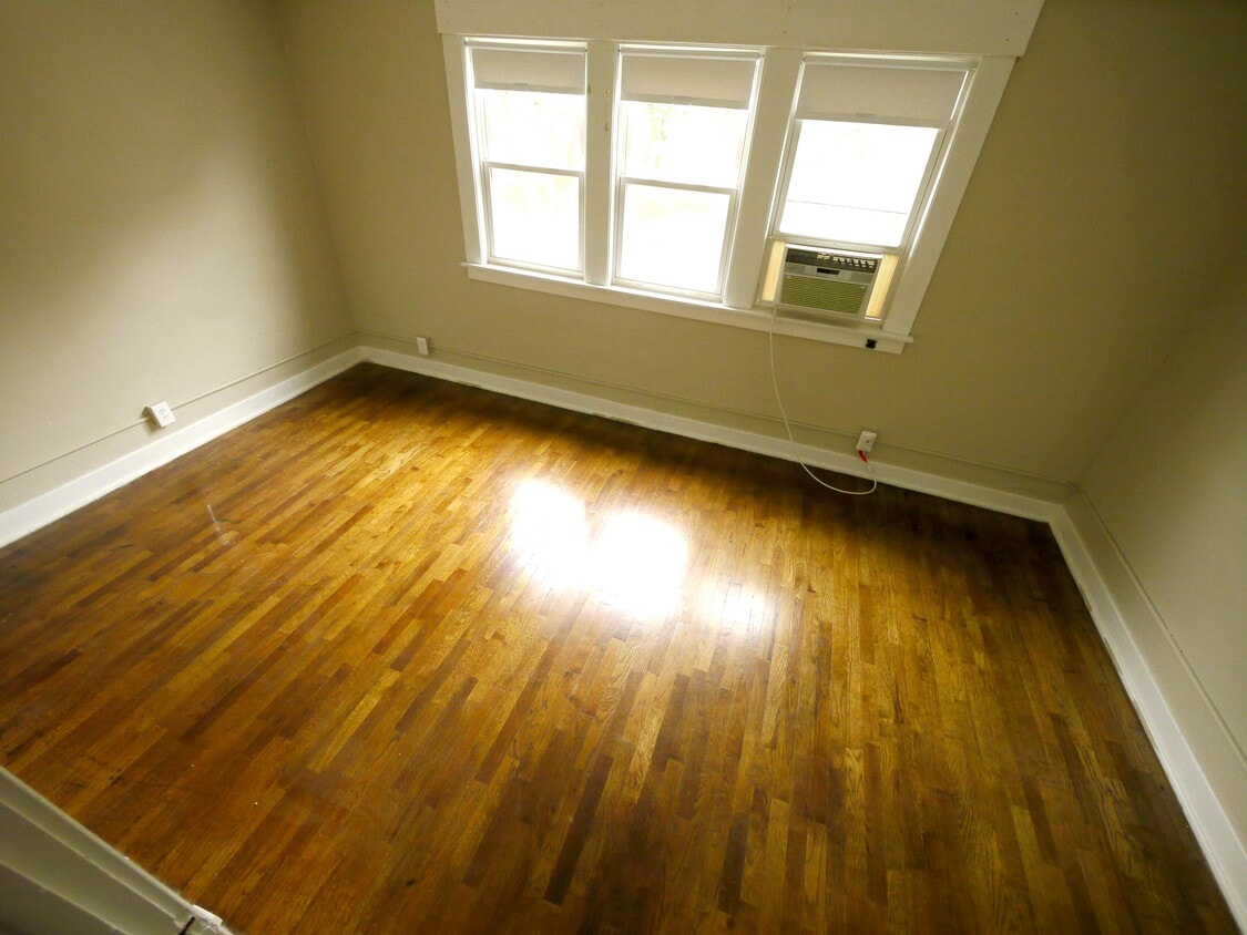 1119 W Shiawassee St, Lansing, MI 48915 House Rental in Lansing, MI