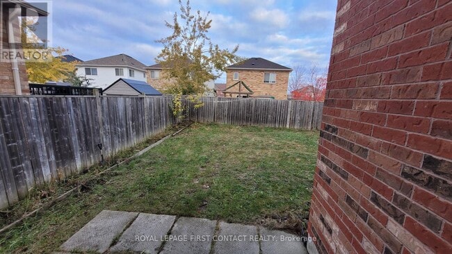 Building Photo - 58 Lake Crescent
