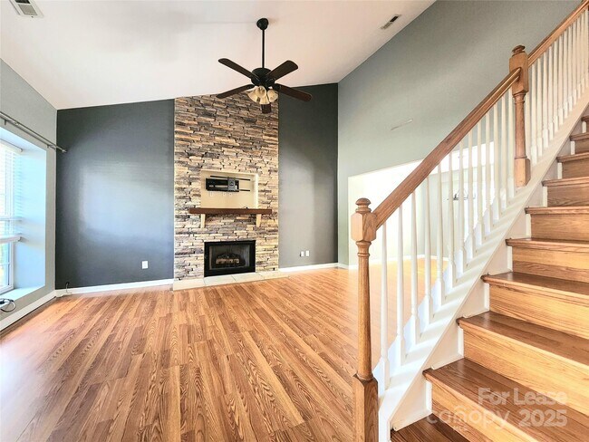 Foto del edificio - 3108 Leicester Dr