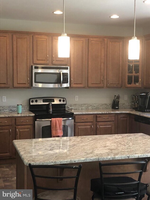 Primary Photo - 13360 Rousby Hall Rd