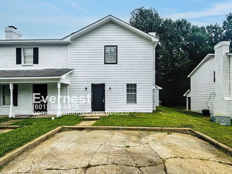 Primary Photo - 1101 Jamestown Way