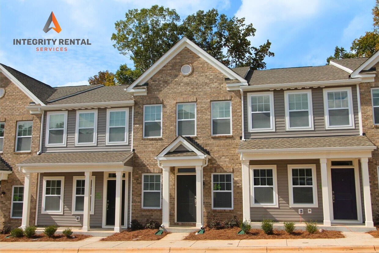 BEAUTIFUL 2 Bedroom Townhome in Cox Mill District - BEAUTIFUL 2 Bedroom Townhome in Cox Mill District