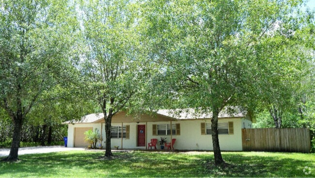 Building Photo - 5325 Lake Haven Blvd