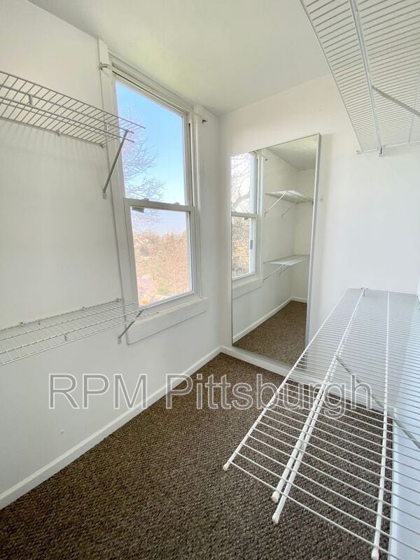 Foto del edificio - 421 Kirk Ave