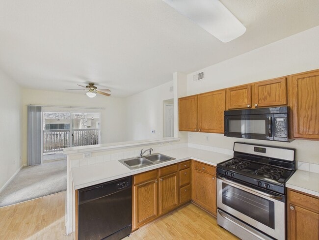 Building Photo - Gated Community with Pool & Clubhouse