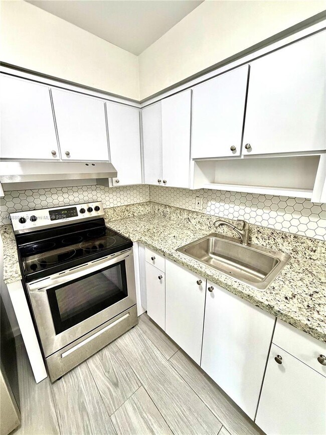 Foto del edificio - 1821 N 17th Ct