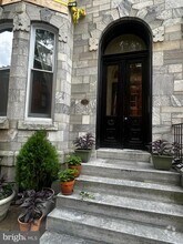 Building Photo - 2112 Pine St