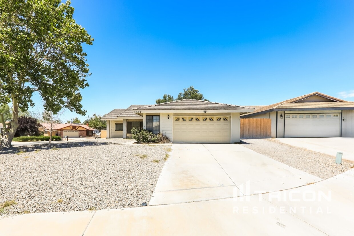 Primary Photo - 15160 Mesquite Ct