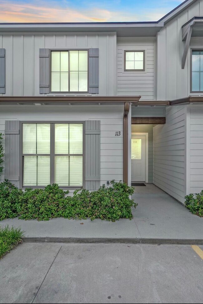 Foto del edificio - FOR RENT in LAFAYETTE!