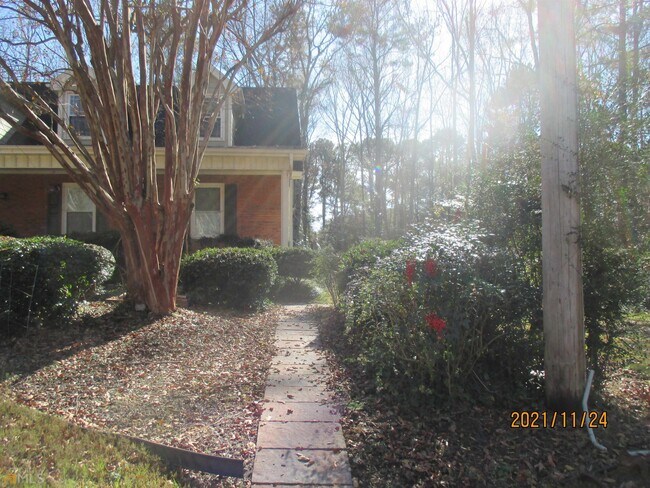 Building Photo - 3705 Warwick Way
