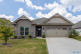 Building Photo - 14741 Greenleaf Dr