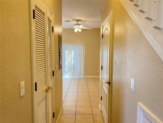 Building Photo - 2430 Caravelle Cir