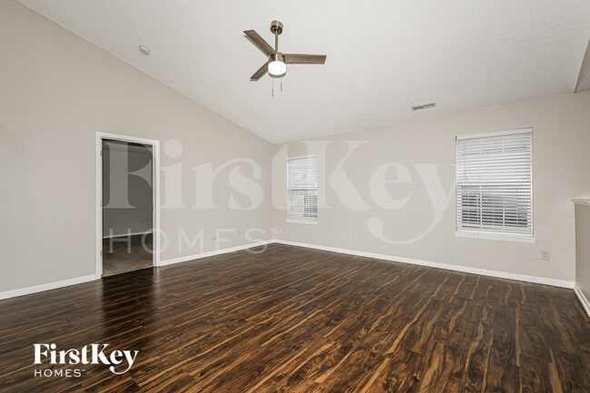 Building Photo - 9762 Trail Dr