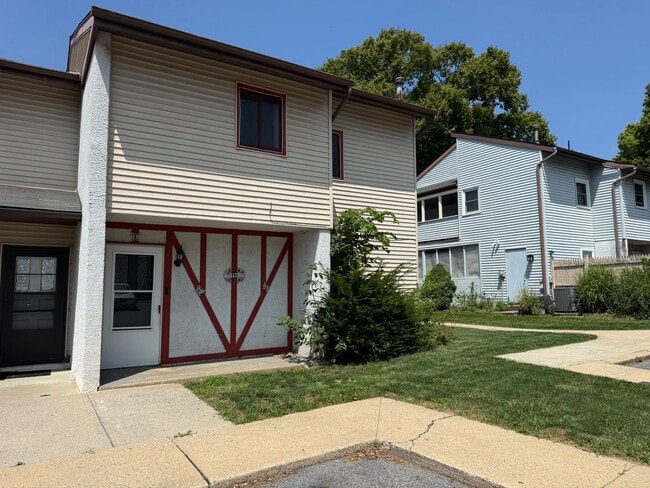 Building Photo - 359 Greenland Dr