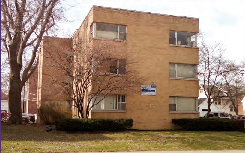 105 E John St, Champaign, IL 61820 Apartments in Champaign, IL