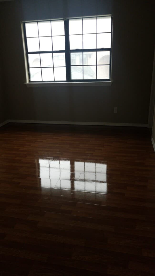 Building Photo - 2604 Melanie Dr