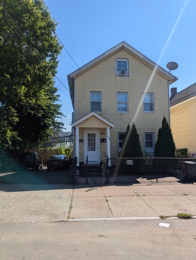 104 Lamberton St New Haven, CT 06519 Alquileres en New Haven, CT