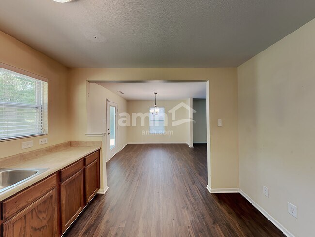 Building Photo - 227 Morning Dew Dr