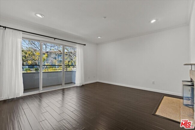 Building Photo - 1212 Ocean Park Blvd