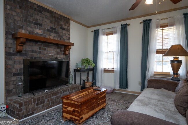 Foto del edificio - 100 VFW Dr