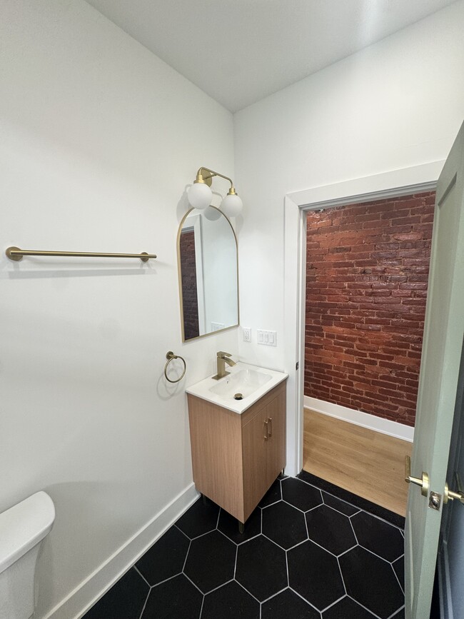 Bathroom for unit B - 1325 Kerbaugh St