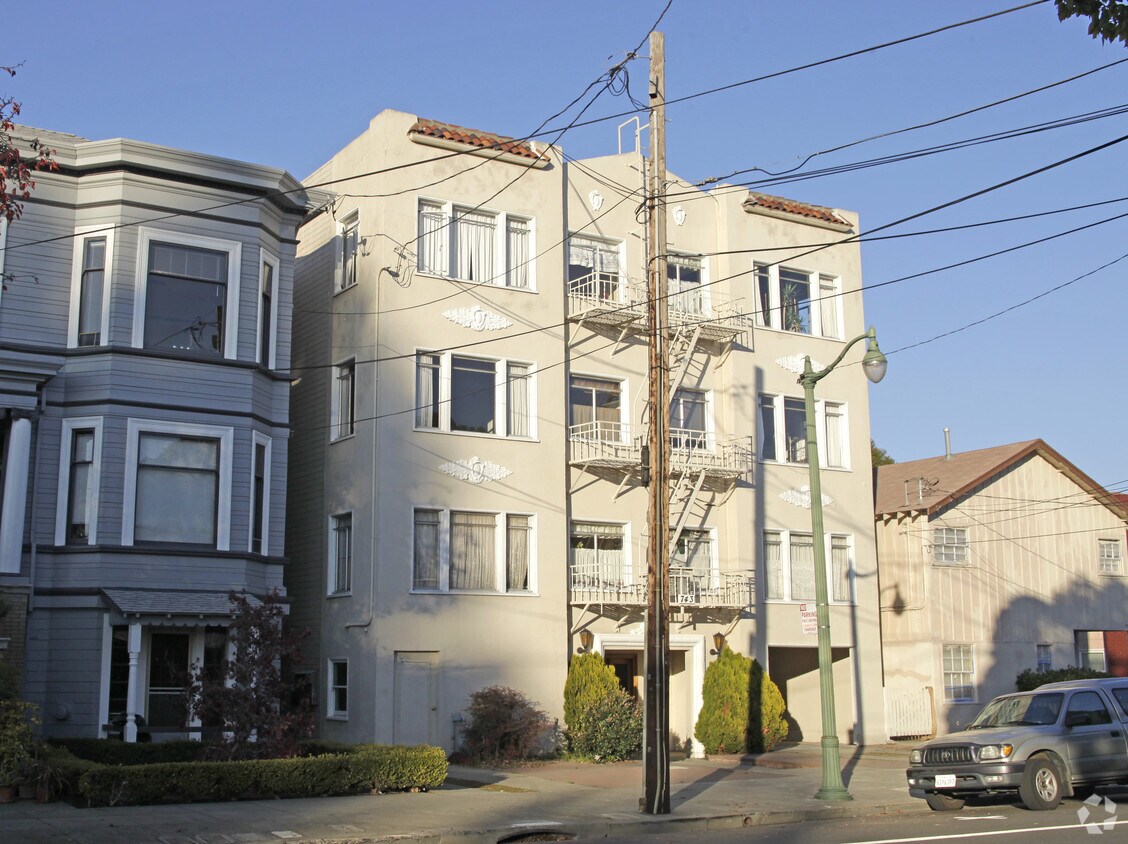 Building Photo - 743 Santa Clara Ave