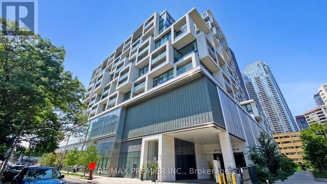 Building Photo - 8 Hillsdale Ave E