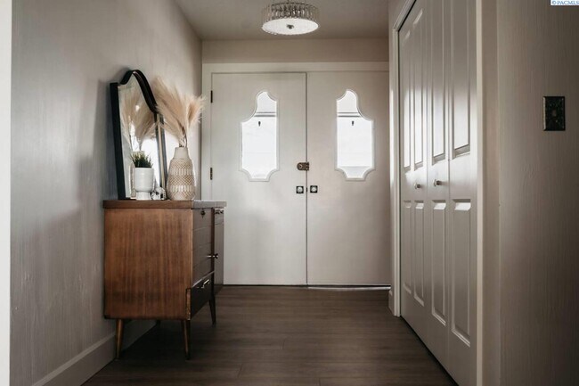 Building Photo - Riverfront Sprawling Mid-Century Ranch/Bas...