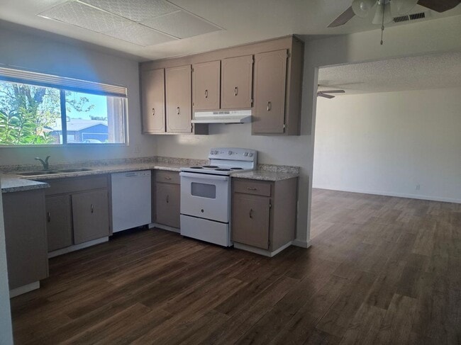 Foto del edificio - 1744 Del Rey St