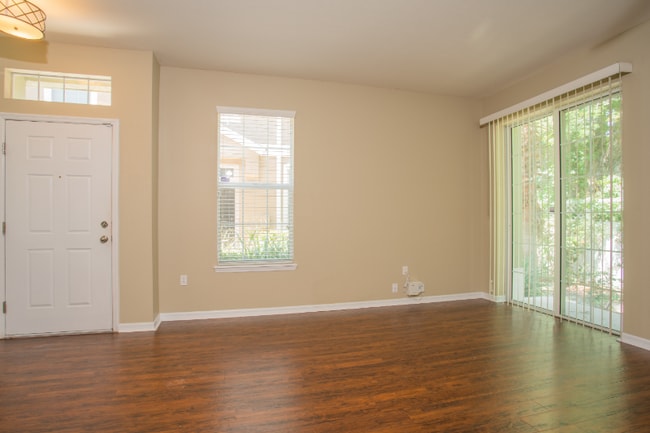 Building Photo - 7001 Interbay Blvd