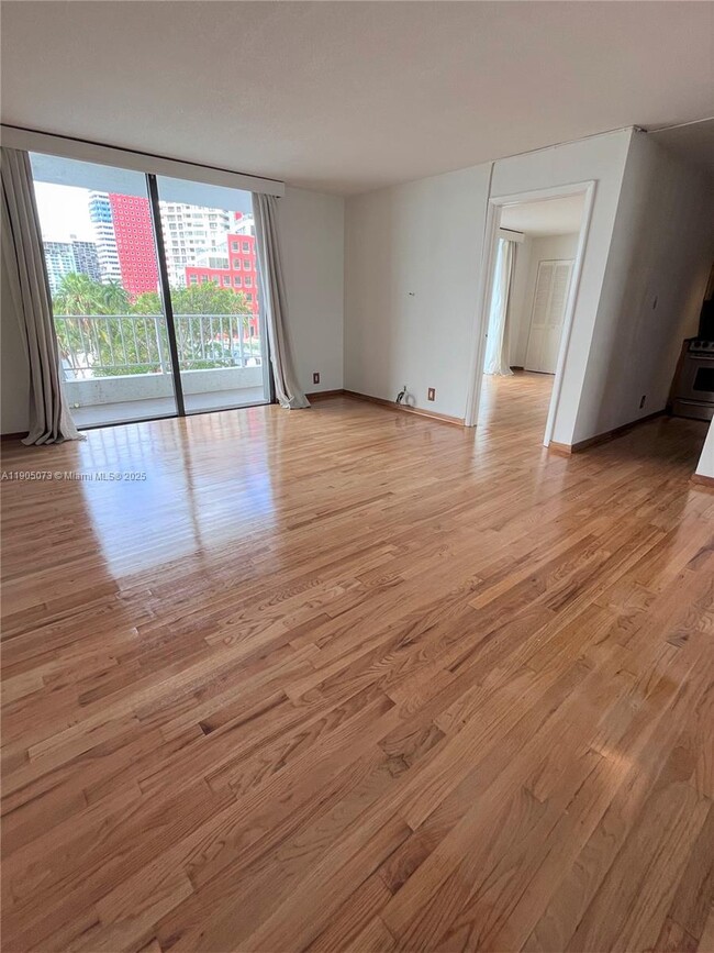 Building Photo - 200 SE 15th Rd