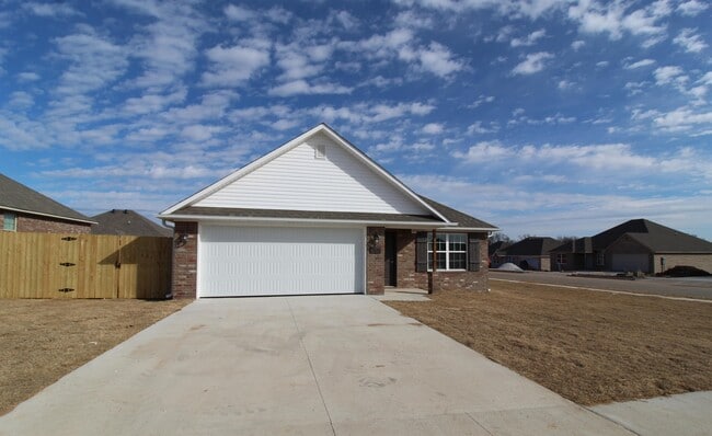 Building Photo - 1020 Clearspring Ct