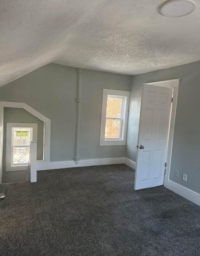 Building Photo - Remodeled two bedroom gem!