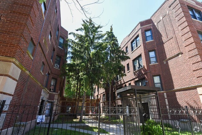 Building Photo - 7006 N Paulina St