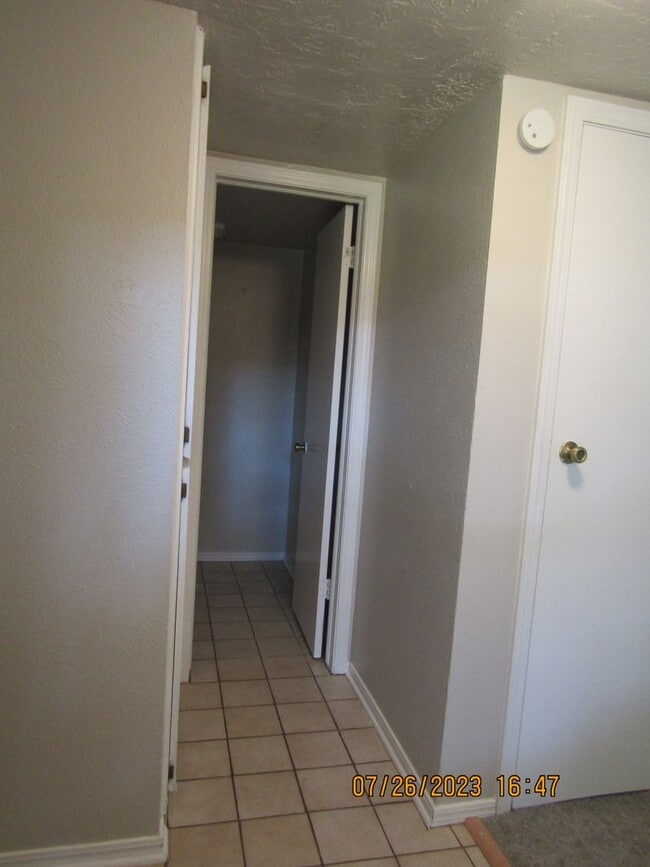 Building Photo - Very nice townhome located in the Heritage...