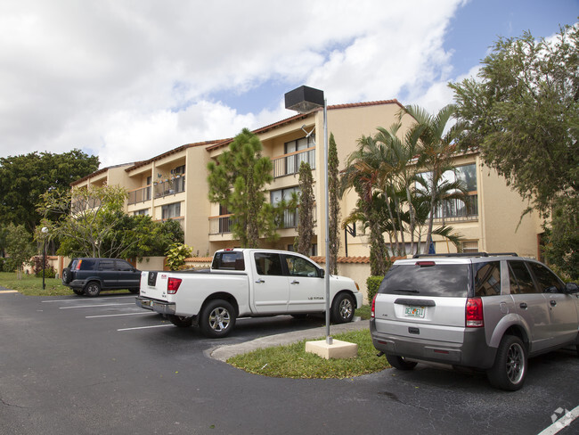 Del Rio Village Townhomes - Apartments in Sunrise, FL | Apartments.com