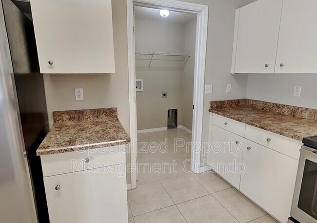 Foto del edificio - 1800 Creekwater Blvd