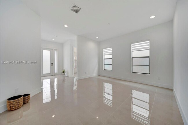 Foto del edificio - 1454 SW 23rd St