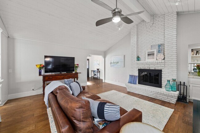 Building Photo - 8780 Harrogate Ct