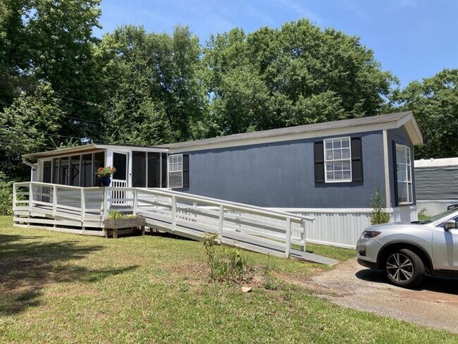 Building Photo - 1512 GA-54