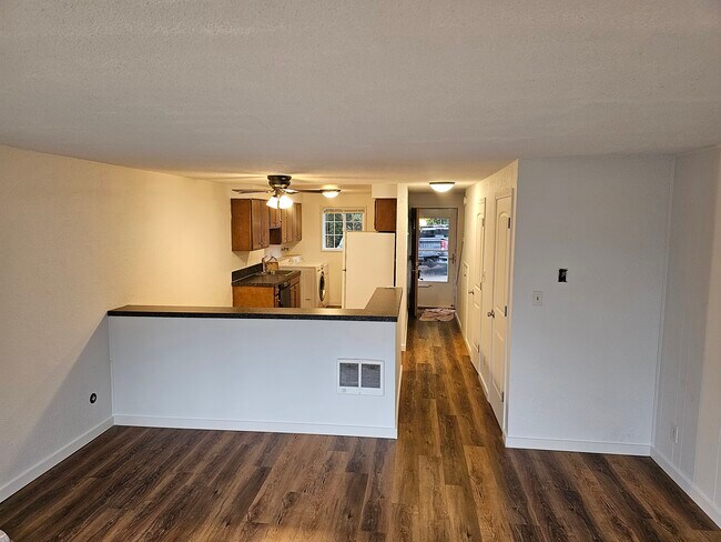 Foto del edificio - 14037 SE Oatfield Rd