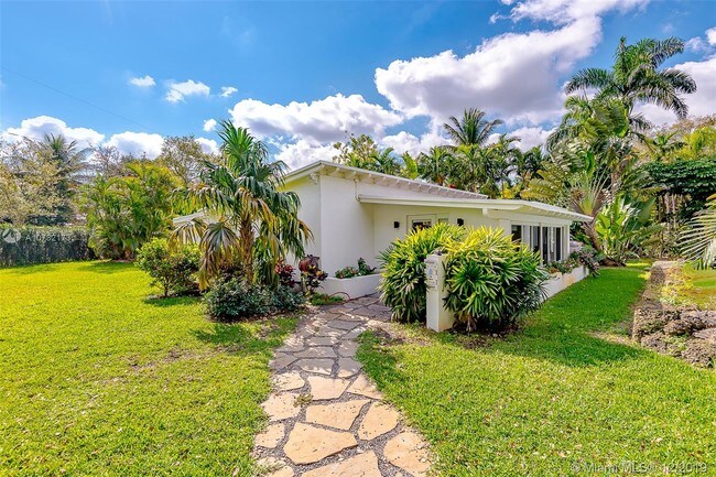 Building Photo - 6300 SW 50th St